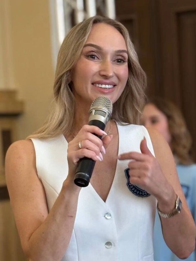 Дизайнер Евгения Комиссарова