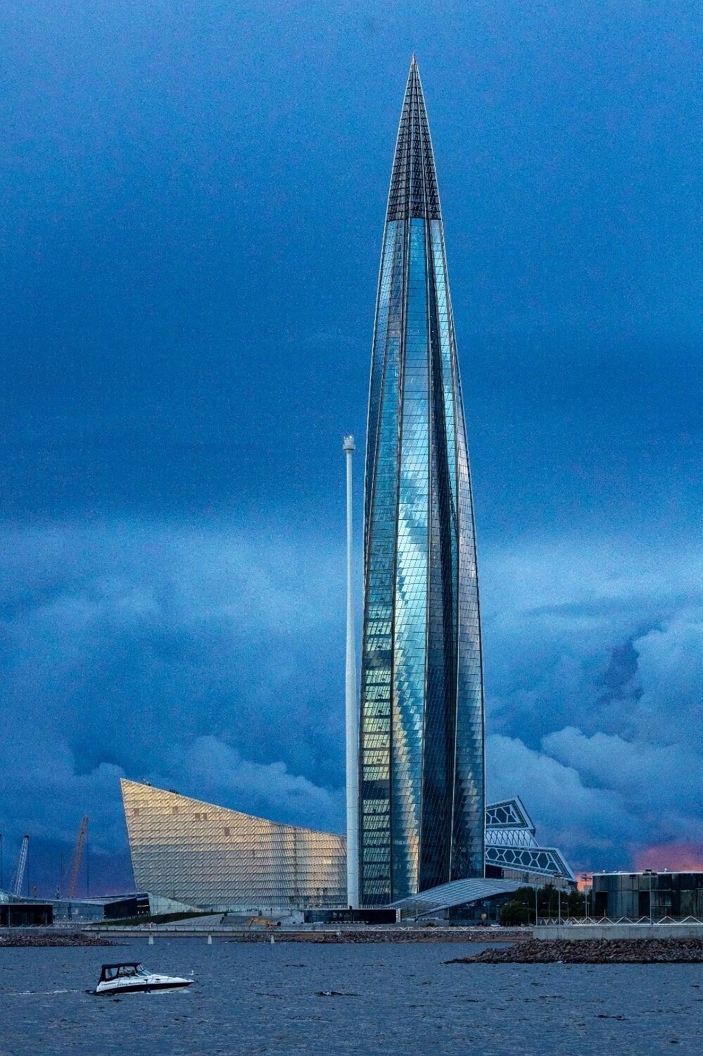 Новая штаб-квартира «Газпрома» в Лахта-центре была еще одним престижным проектом компании