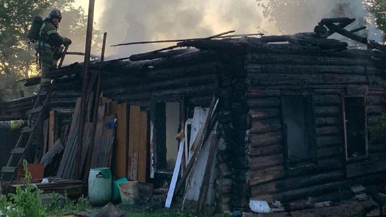 Двое мужчин погибли при пожаре в Сарапуле