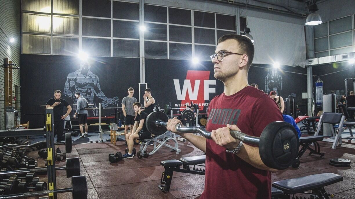 Перед отпуском россияне массово записываются в спортзалы, чтобы привести в порядок фигуру