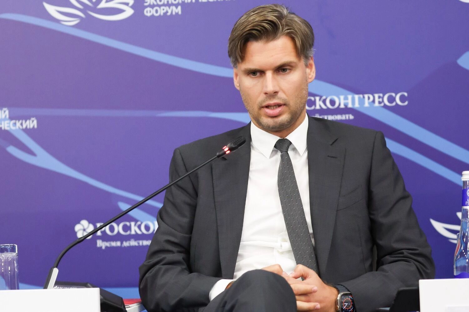 Глава Роскосмоса Дмитрий Баканов выступает на форуме