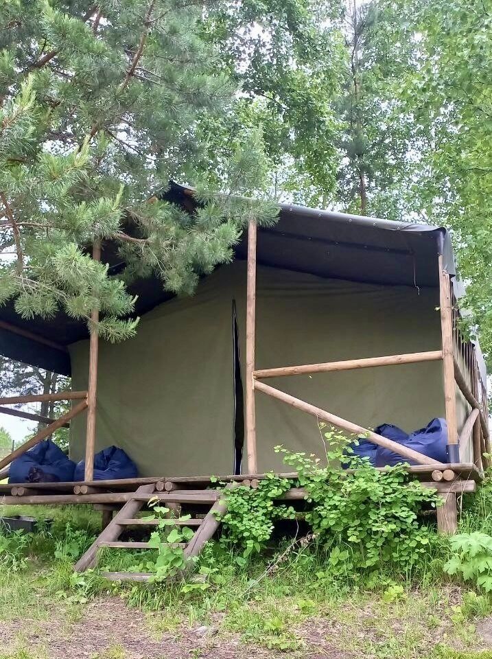 А любители палаток могут арендовать тент-хаус