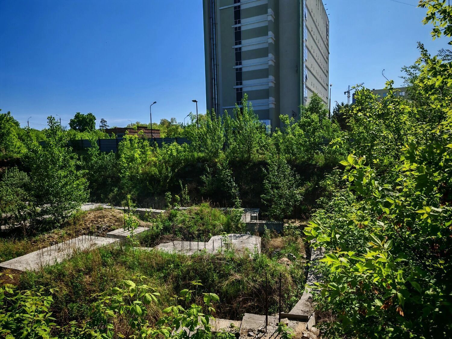 Здание готово на 8%