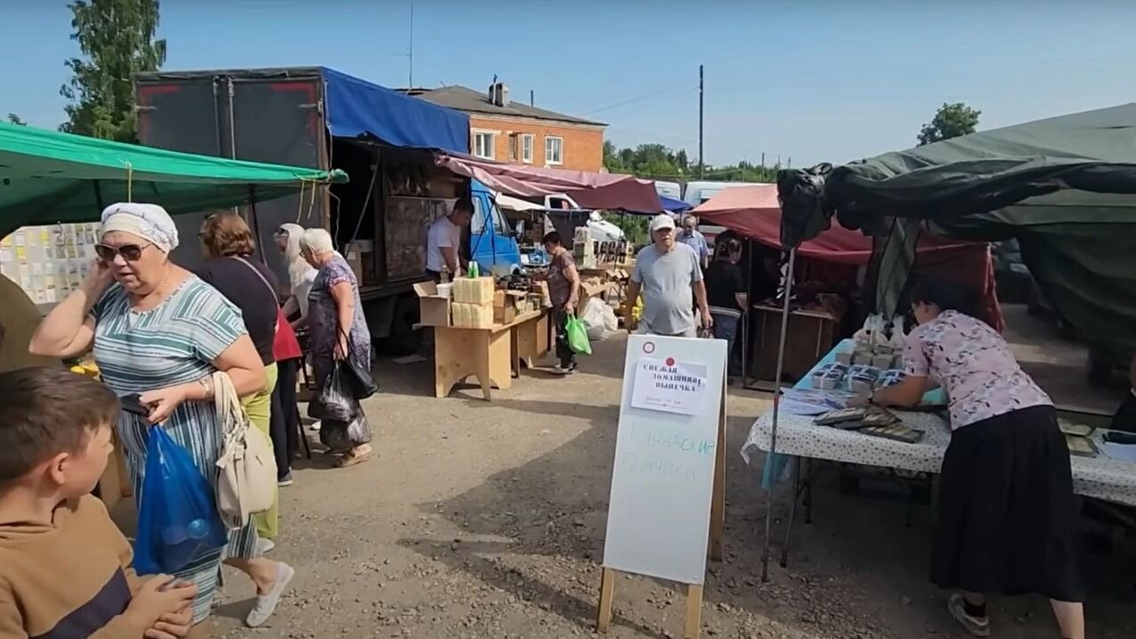 Как выглядела палатка канадцев на&nbsp;рынке в&nbsp;Дальнем Константинове