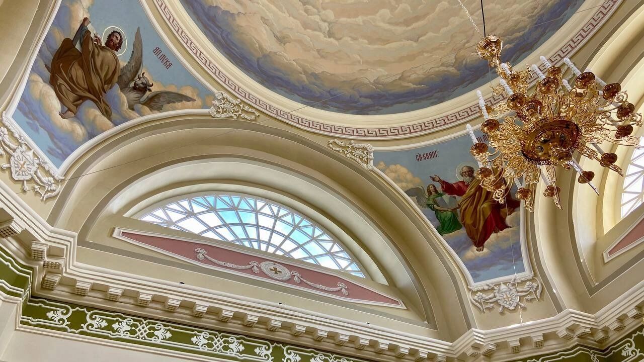 Росписи на стенах в храме сделали в 2014–2015 годах