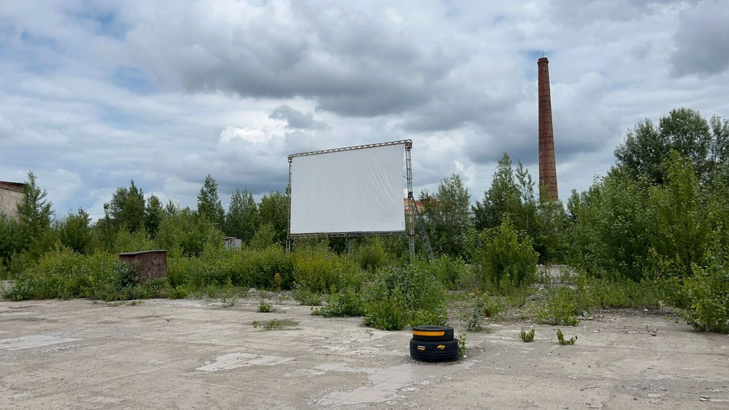 Территория бывшего ТЦ "Адмирал"