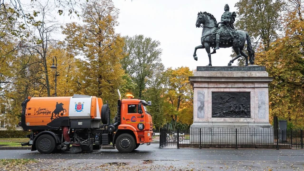 Октябрь 2025 года в Петербурге отличился аномальным теплом Октябрь 2025 года в Петербурге отличился аномальным теплом