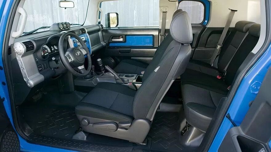 Новый FJ Cruiser — как «Тойота» сделала свою «Ниву»