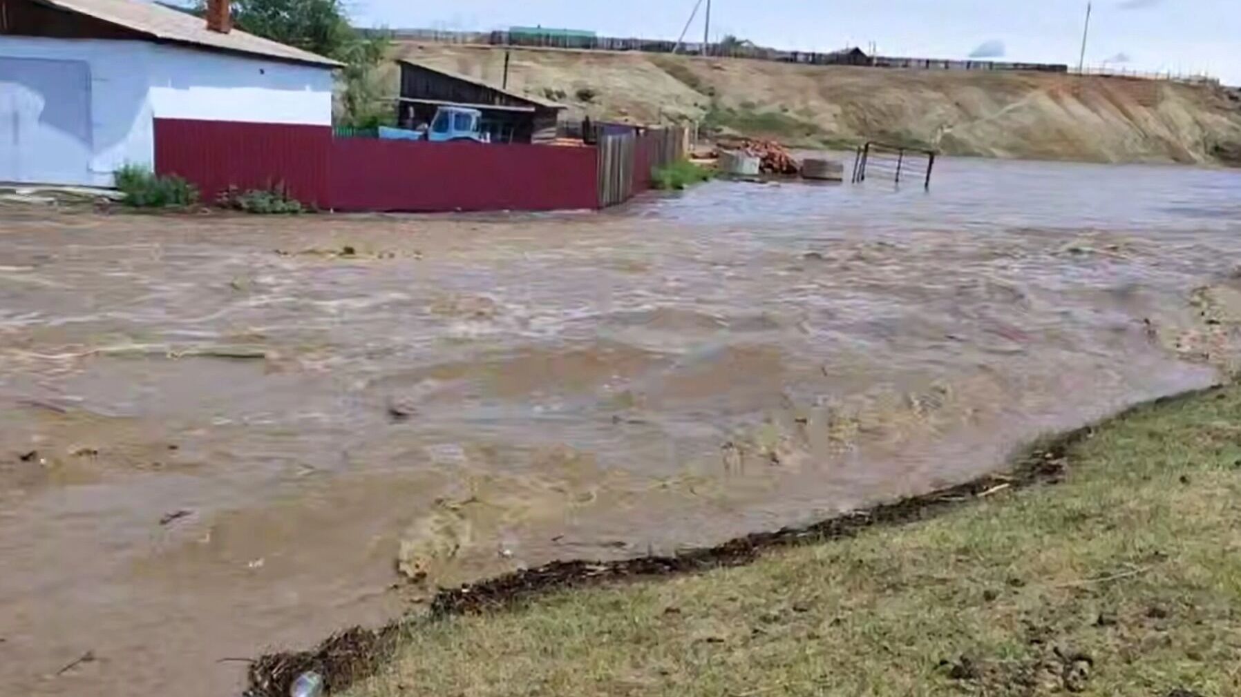 Река Урульга затапливает одноименное село
