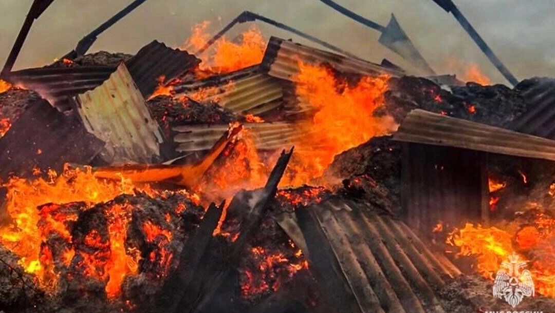 В Октябрьском районе подросток сжёг колхозное сено
