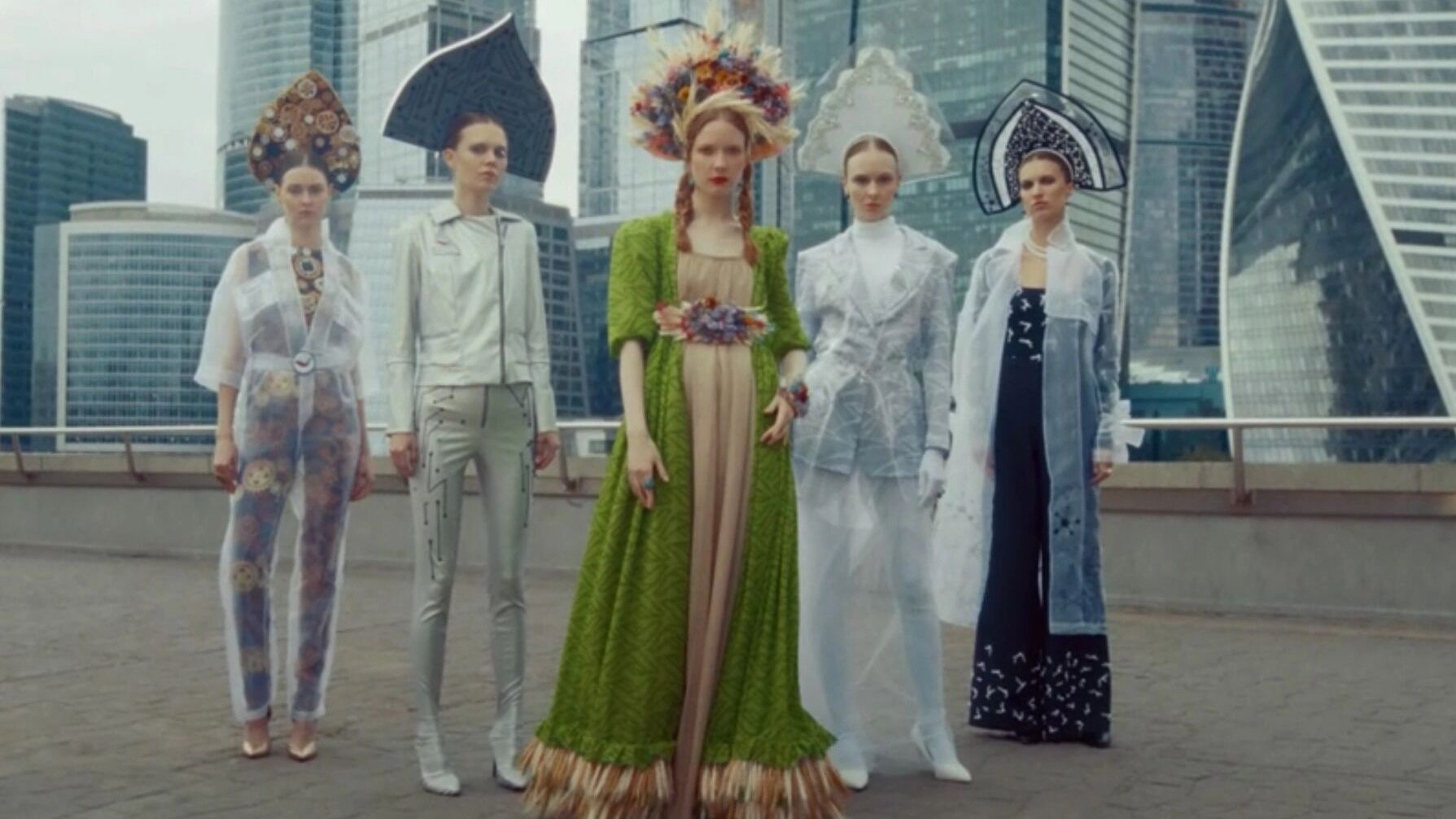 Киберпанк отменяется: почему россияне полюбили кокошники, лапти и русский стиль?