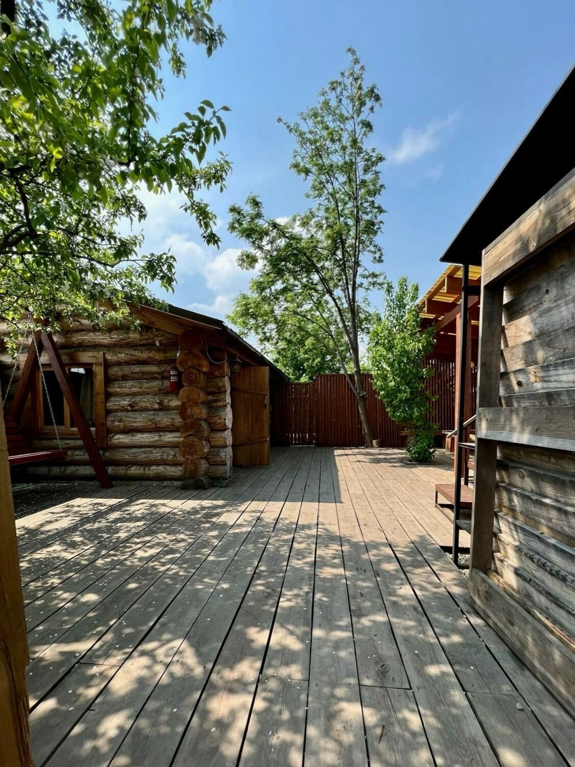 Бани находятся у&nbsp;«Гремячей гривы» и&nbsp;Николаевской Сопки