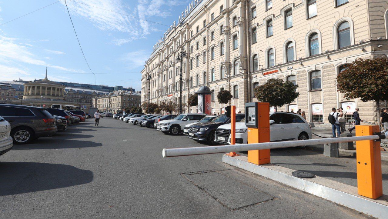 Платные парковки в Петербурге выйдут за пределы четырех центральных районов