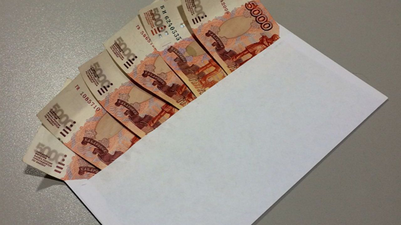 Учителя в Петербурге получают меньше, чем дворники