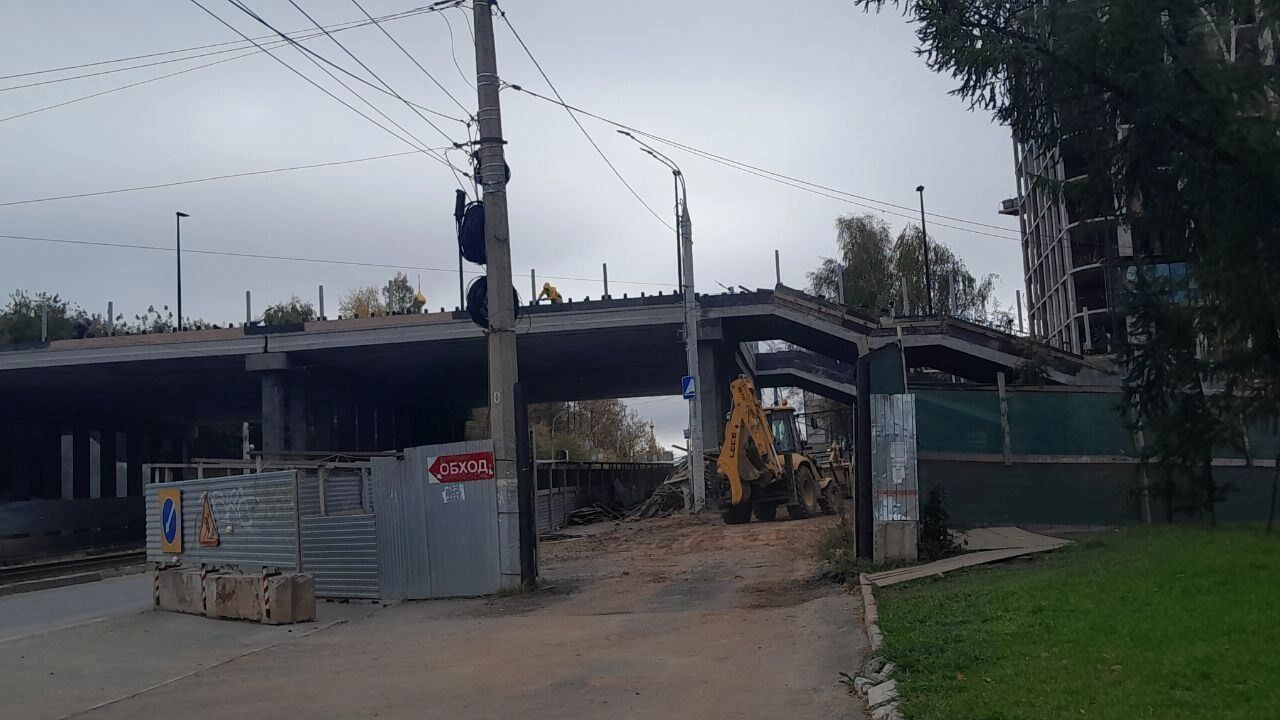 Строители готовят мост к&nbsp;установке чугунных ограждений