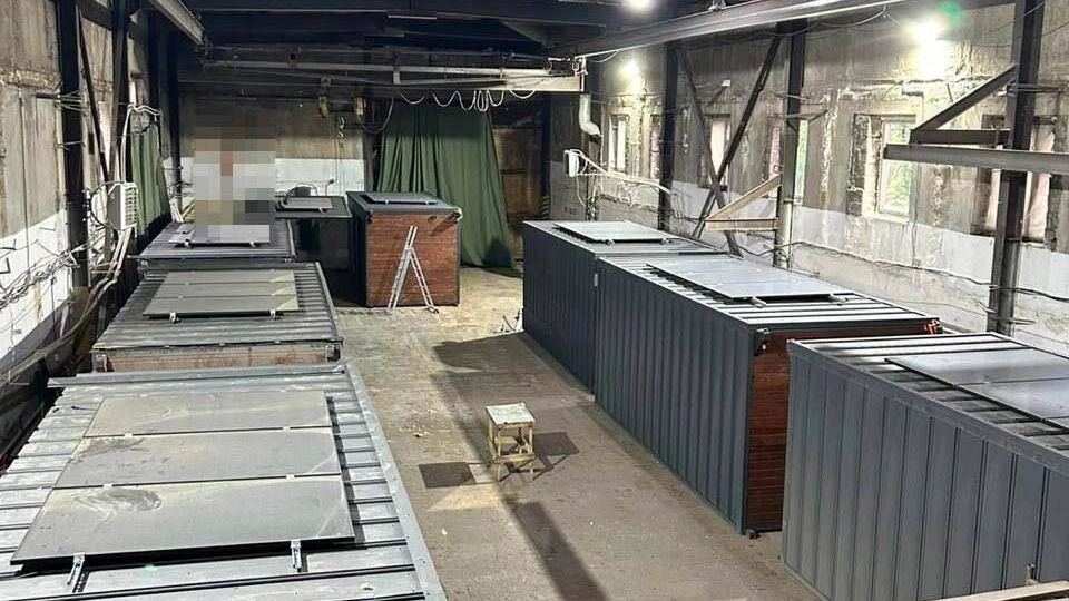 Склад в&nbsp;Челябинске, где могли собирать контейнеры с&nbsp;FPV-дронами