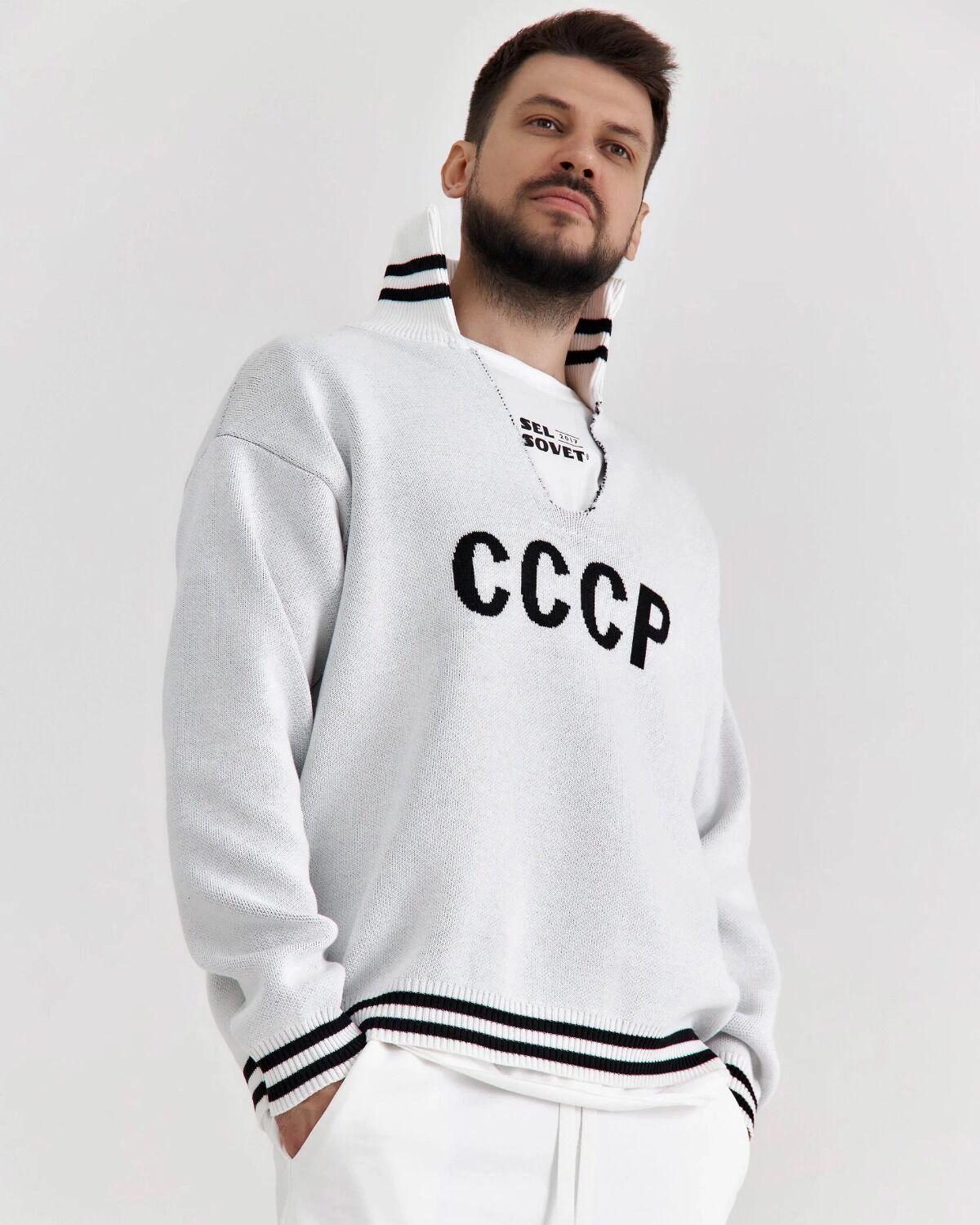 «Свитер-легенда СССР» — самая ходовая модель бренда