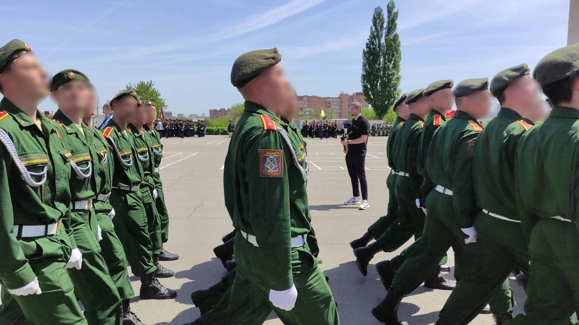 Строевой шаг ростовских студентов.