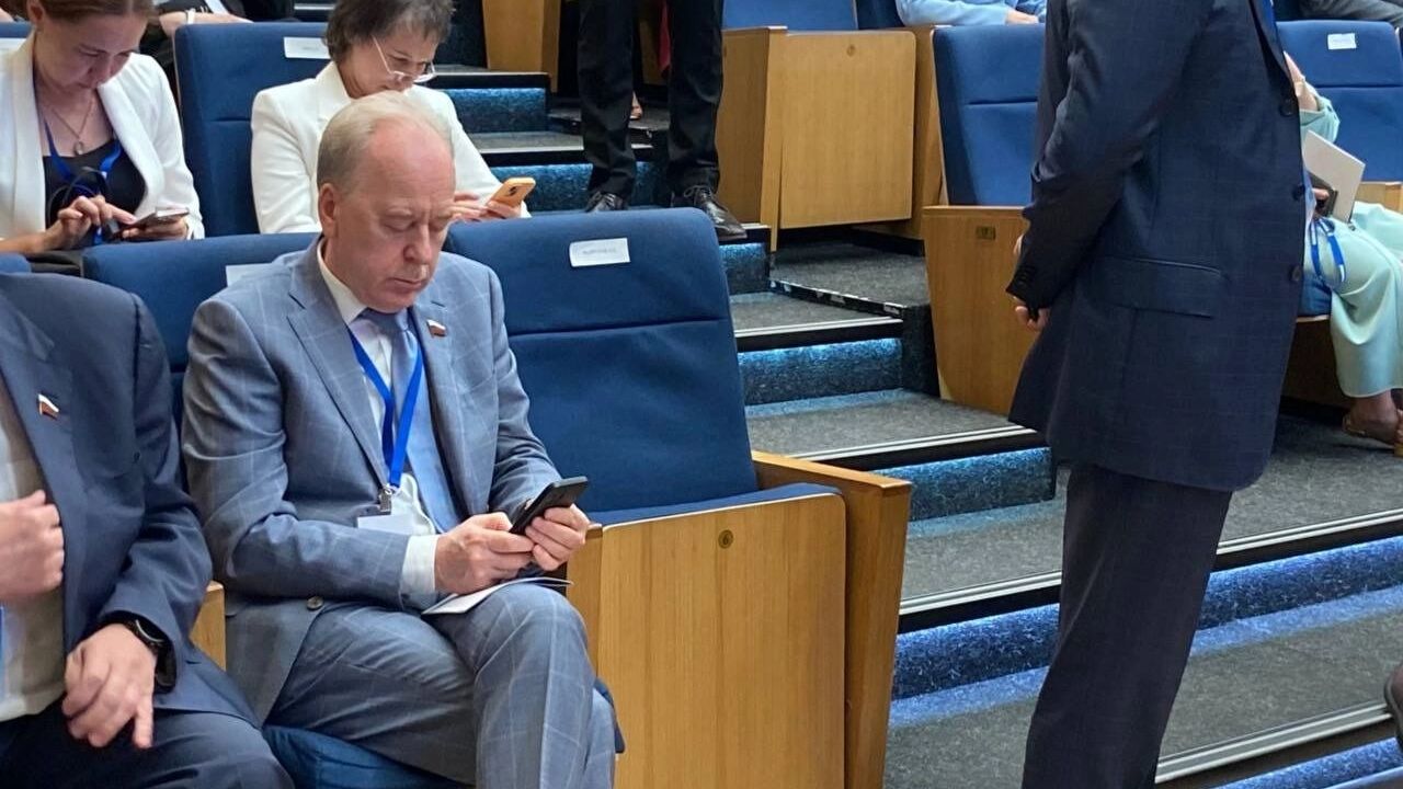 В мае на генеральном политсовете члены президиума предложили две кандидатуры.