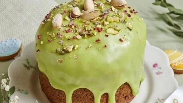 Модные в этом сезоне зеленые «дубайские» куличи в расчет не попали
