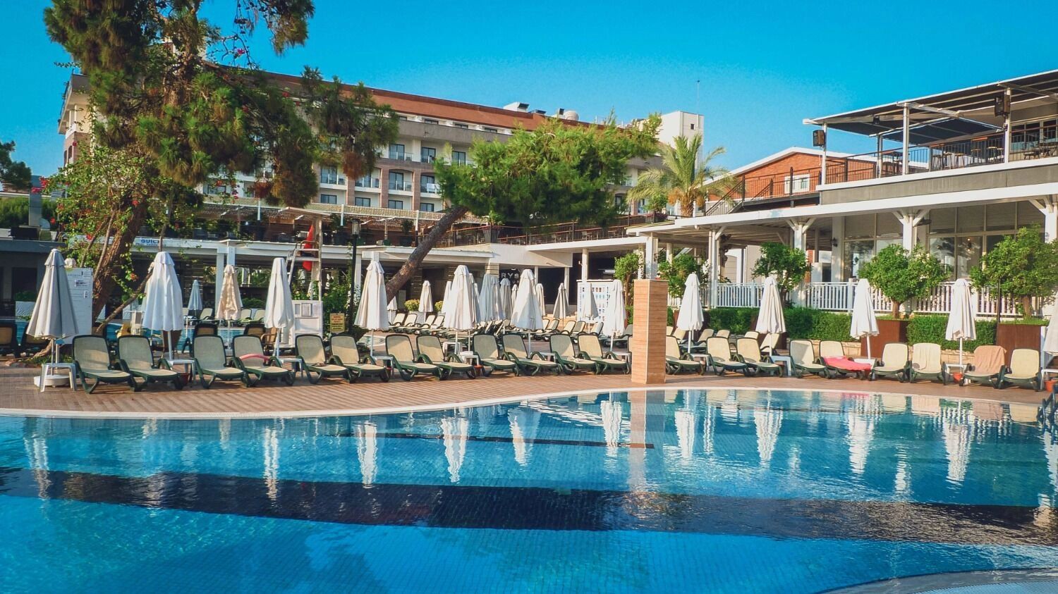 Запрет на отдых за границей, по мнению экспертов, поможет развить внутренний туризм в России