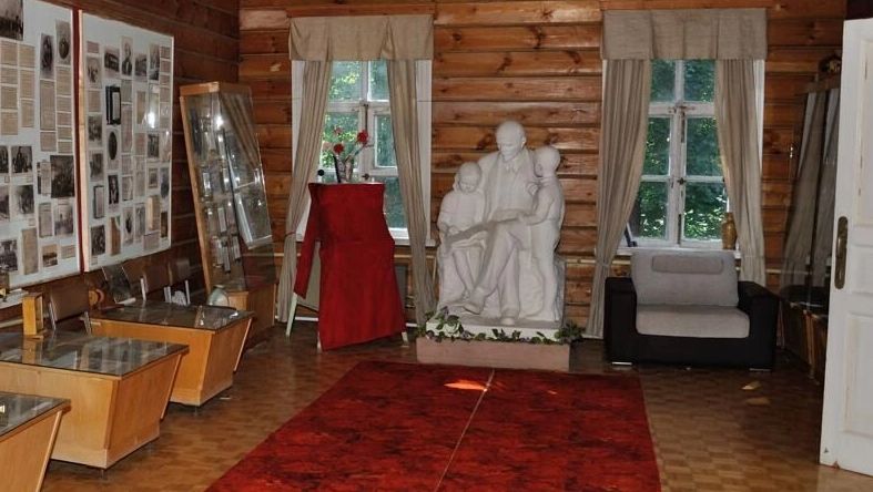 Ремонт длиною в 12 лет. Уникальная школа в Горках Ленинских не откроется до 2030 года