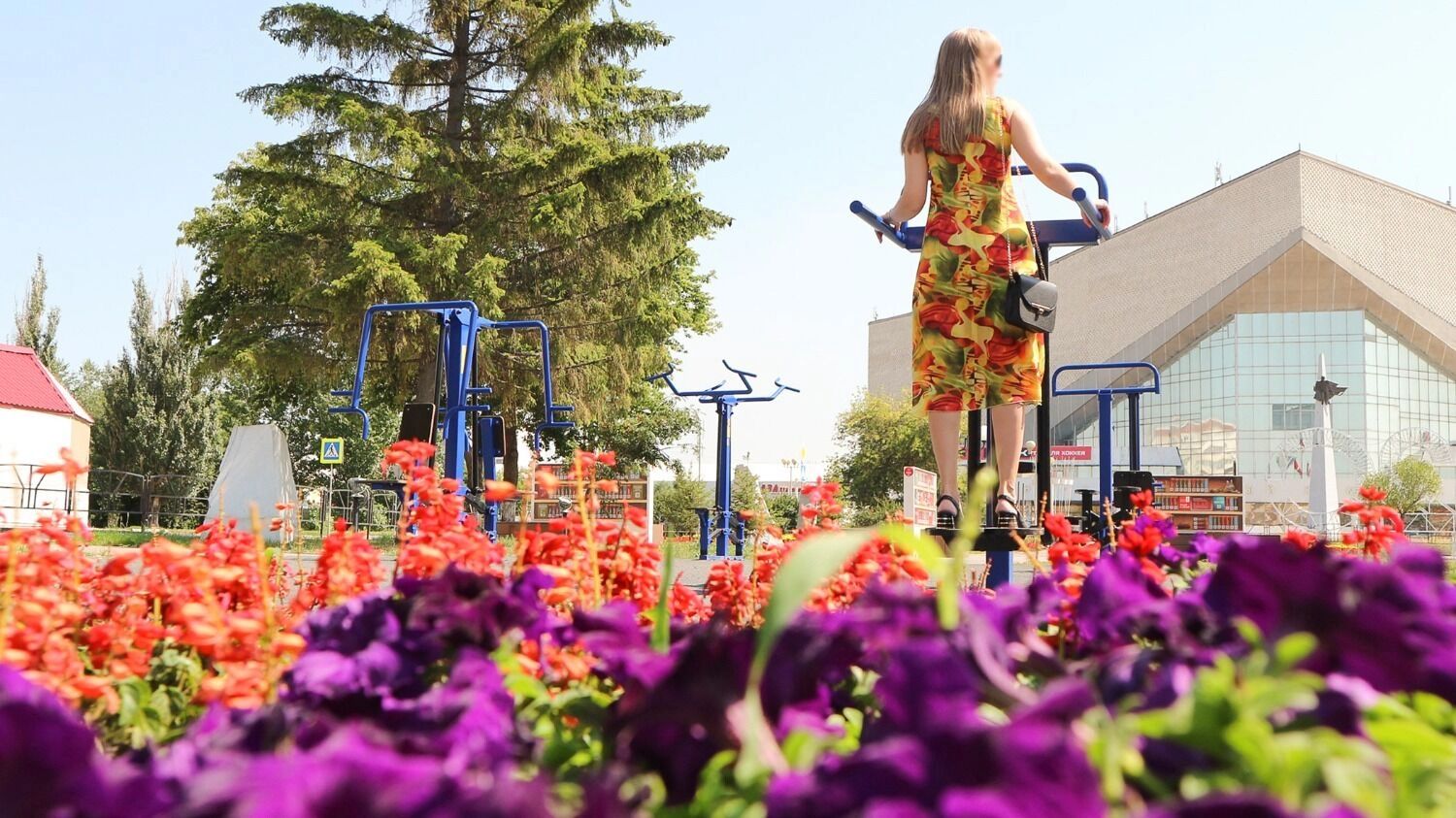 И все же есть в августе намек на предстоящее осеннее увядание природы